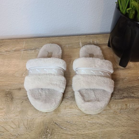 puma fuzzy slides